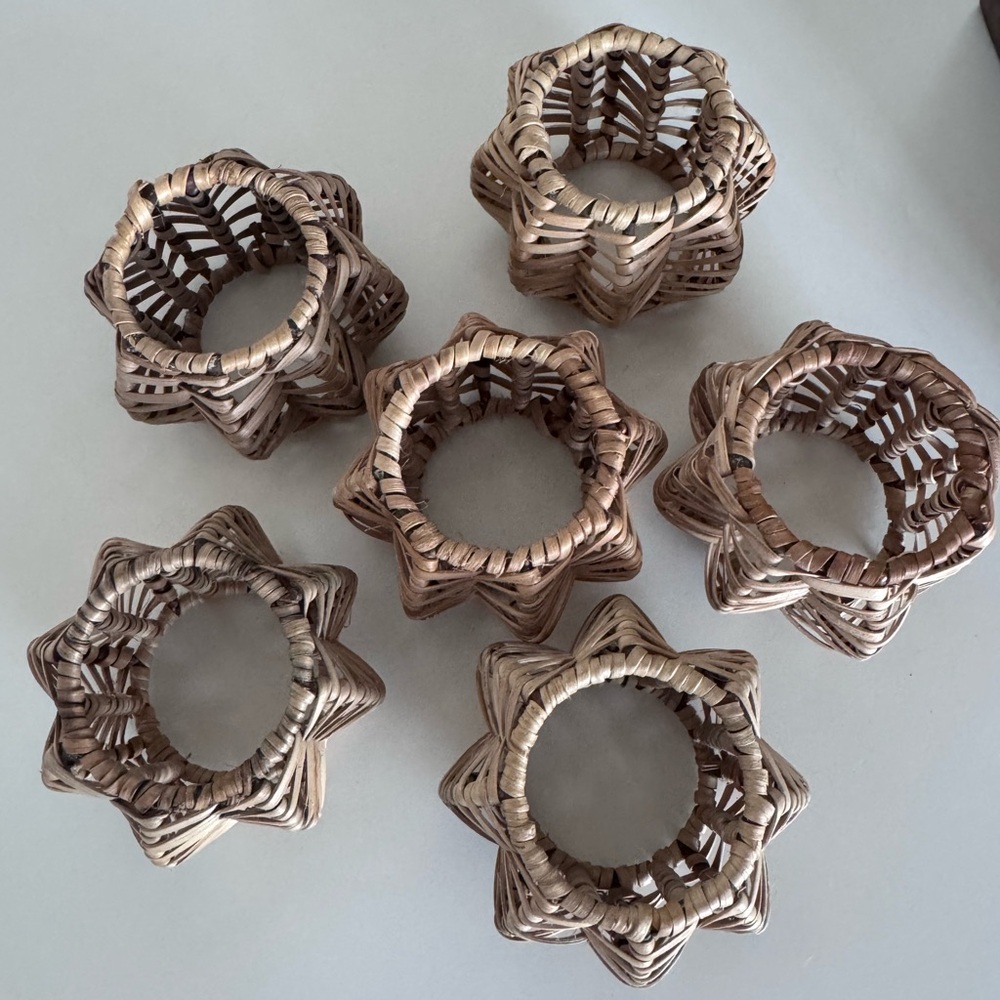Natural Woven Rattan Napkin Rings Set - Picture 3 of 4